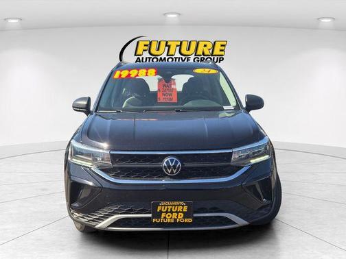 Deep Black Pearl 2024 Volkswagen Taos 1.5T S