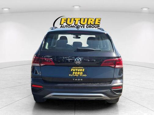 Deep Black Pearl 2024 Volkswagen Taos 1.5T S
