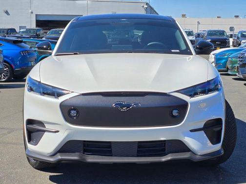 Star White Metallic Tri-Coat 2025 Ford Mustang Mach-E GT