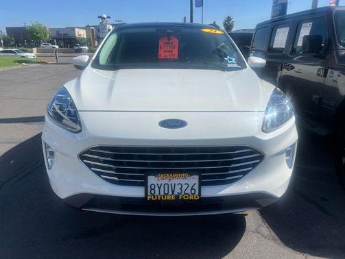 Star White Metallic Tri-Coat 2021 Ford Escape Titanium