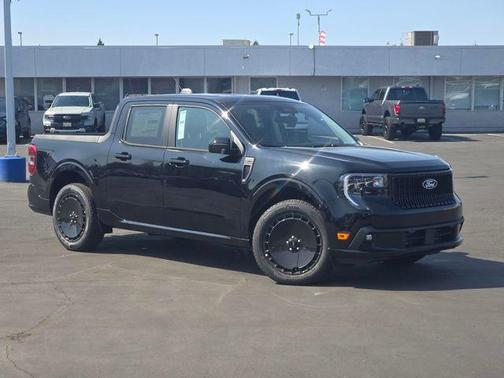 2025 Ford Maverick Lobo Standard