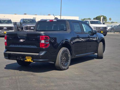 2025 Ford Maverick Lobo Standard