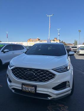 2022 Ford Edge Titanium