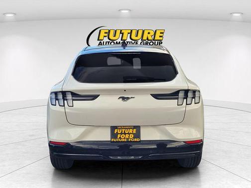 Star White Metallic Tri-Coat 2024 Ford Mustang Mach-E Premium