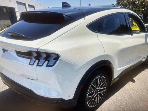 Star White Metallic Tri-Coat 2024 Ford Mustang Mach-E Premium