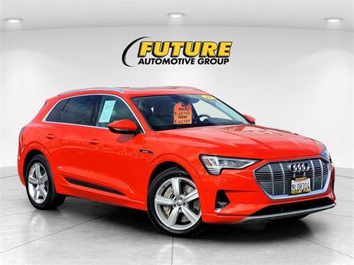 2019 Audi e-tron Premium Plus