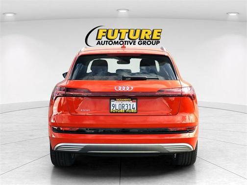 2019 Audi e-tron Premium Plus