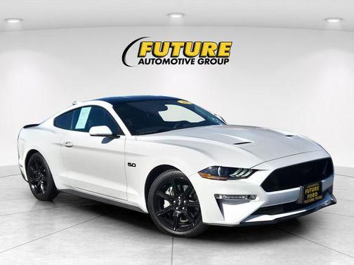 Oxford White 2019 Ford Mustang GT