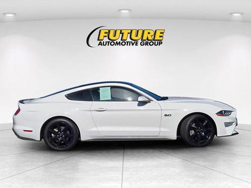 Oxford White 2019 Ford Mustang GT