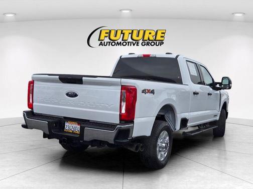 2023 Ford F-350 XLT