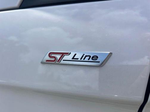 Star White Metallic Tri-Coat 2023 Ford Edge ST Line