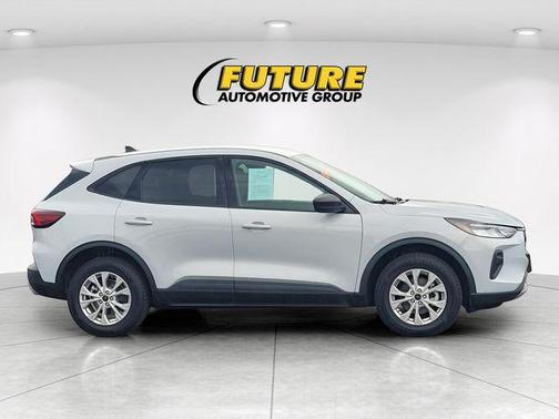 Space Silver Metallic 2025 Ford Escape Active