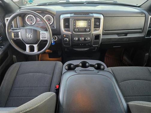 2024 RAM 1500 Classic Warlock Crew Cab 4x2 5'7' Box