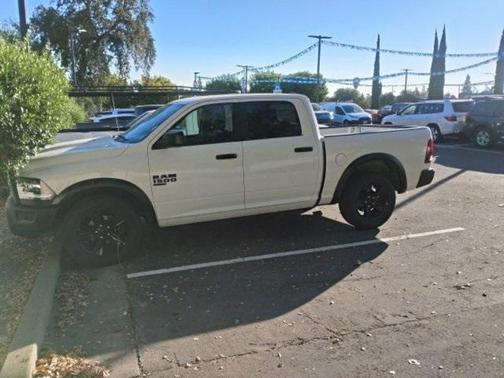 2024 RAM 1500 Classic Warlock Crew Cab 4x2 5'7' Box