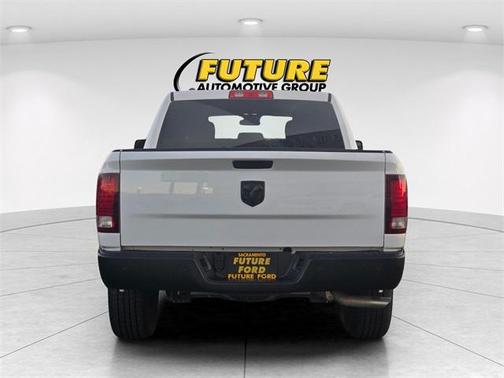 2024 RAM 1500 Classic Warlock Crew Cab 4x2 5'7' Box