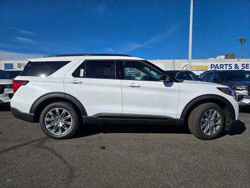 2026 Ford Explorer Active w/200A Pkg