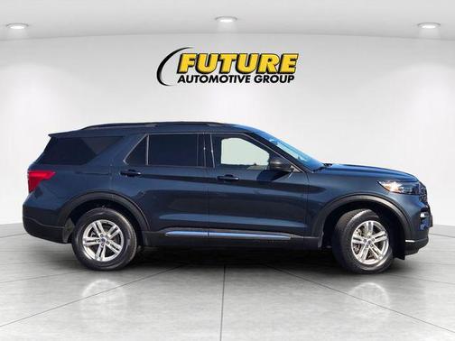 Stone Blue Metallic 2022 Ford Explorer XLT