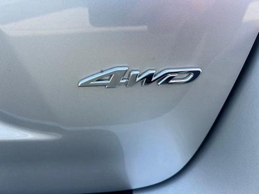 2012 Toyota Highlander SE