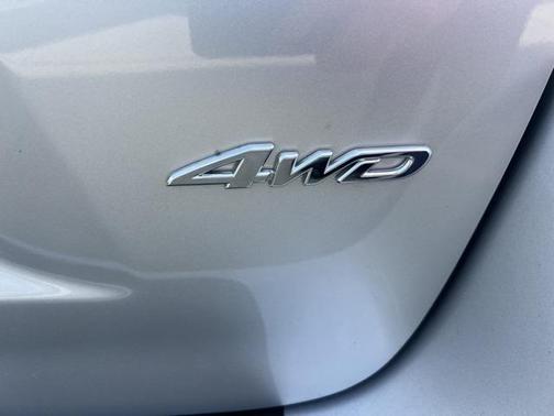 2012 Toyota Highlander SE