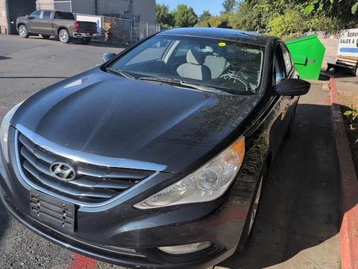 2013 Hyundai SONATA GLS