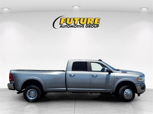 2022 RAM 3500 Laramie Crew Cab 4x4 8' Box