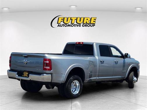 2022 RAM 3500 Laramie Crew Cab 4x4 8' Box