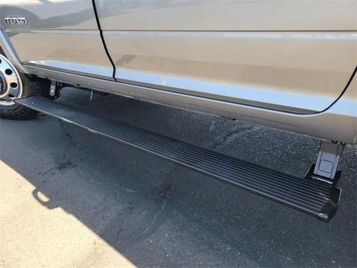 2022 RAM 3500 Laramie Crew Cab 4x4 8' Box