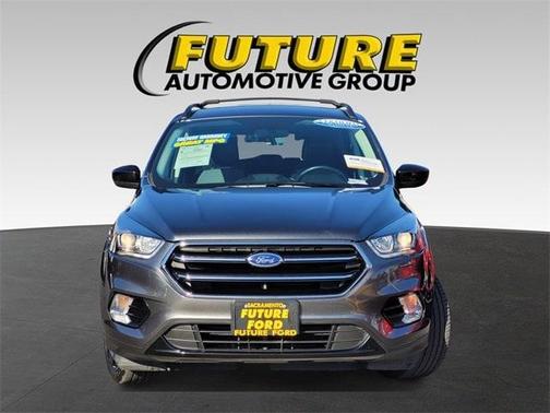 Photo 2 of 20 of 2019 Ford Escape SE