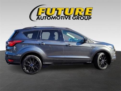 Photo 4 of 20 of 2019 Ford Escape SE