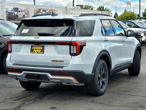 Space White Metallic 2026 Ford Explorer Tremor