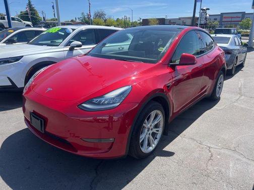 2022 Tesla Model Y Long Range Dual Motor All-Wheel Drive