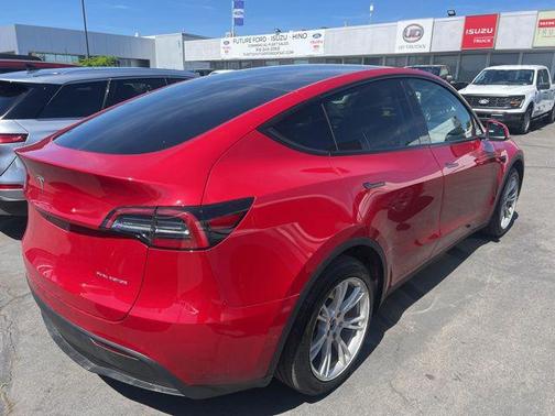 2022 Tesla Model Y Long Range Dual Motor All-Wheel Drive