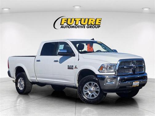 2017 RAM 2500 Laramie Crew Cab 4x4 6'4' Box