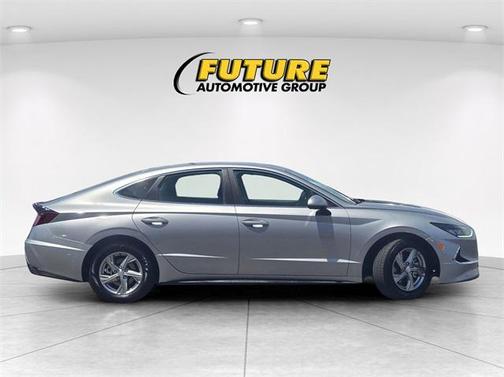 2022 Hyundai SONATA SE