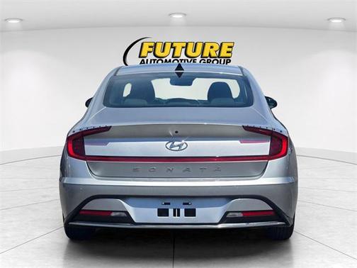 2022 Hyundai SONATA SE