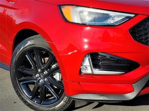 Photo 3 of 20 of 2020 Ford Edge ST Line