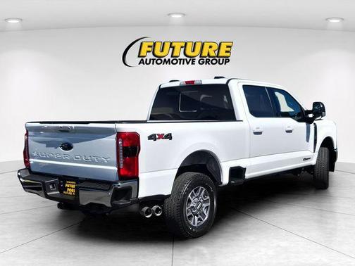 Oxford White 2024 Ford F-250 Lariat