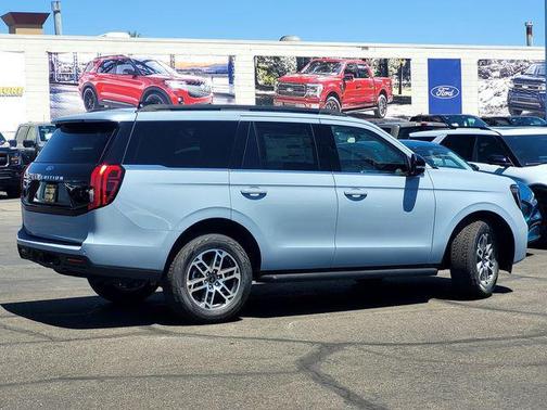 Glacier Gray Metallic Tri-Coat 2026 Ford Expedition Active