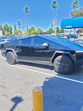 2024 Tesla Cybertruck All-Wheel Drive