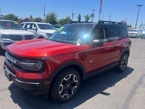 Hot Pepper Red Tinted Clearcoat 2022 Ford Bronco Sport Outer Banks