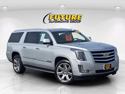 Radiant Silver Metallic 2019 Cadillac Escalade ESV Luxury