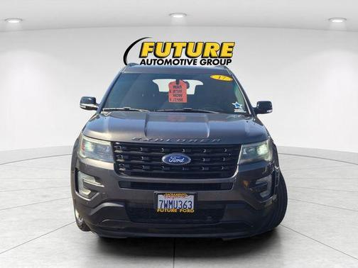 White Platinum Metallic Tri-Coat 2017 Ford Explorer sport