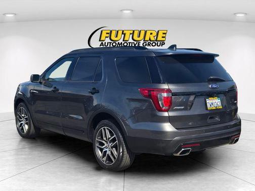 White Platinum Metallic Tri-Coat 2017 Ford Explorer sport