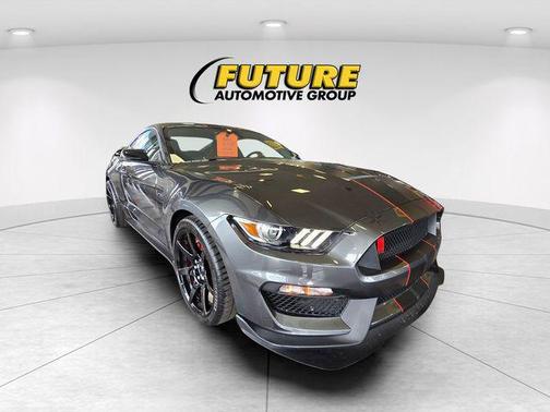 2016 Ford Shelby GT350R Base