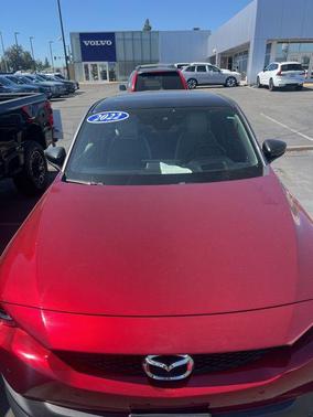 2022 Mazda MX-30 Premium Plus