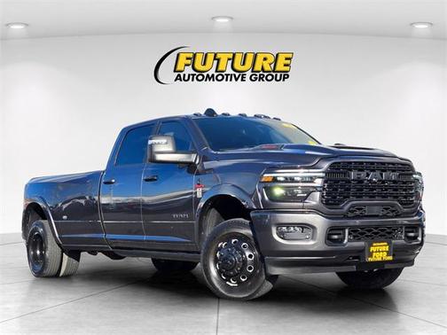 2025 RAM 3500 Limited Crew Cab 4x4 8' Box