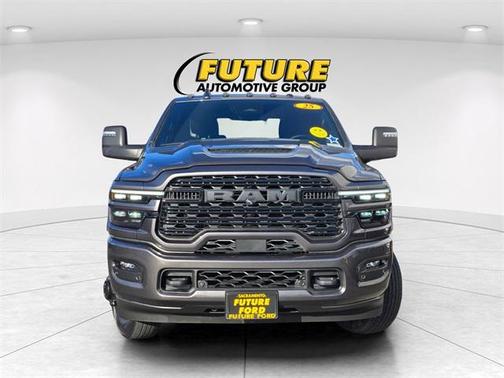 2025 RAM 3500 Limited Crew Cab 4x4 8' Box