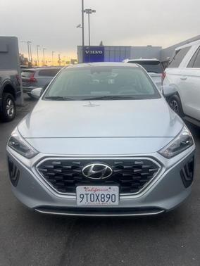 2022 Hyundai IONIQ Plug-In Hybrid SE