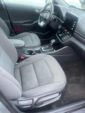 2022 Hyundai IONIQ Plug-In Hybrid SE