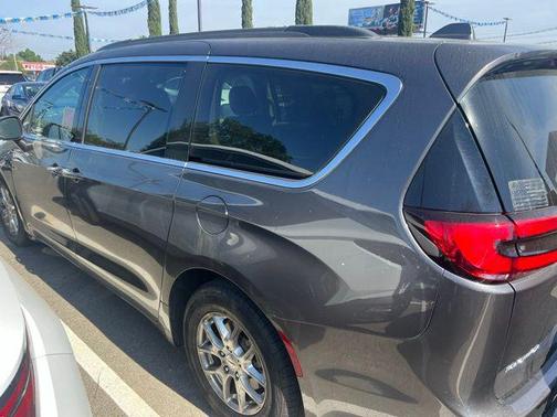 2021 Chrysler Pacifica Touring